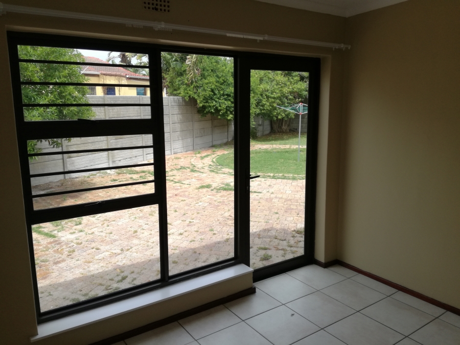 To Let 3 Bedroom Property for Rent in West Riding Western Cape